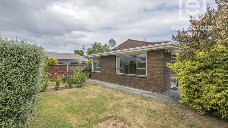 2/174 Harewood Road, Papanui, Christchurch - Carousel 1