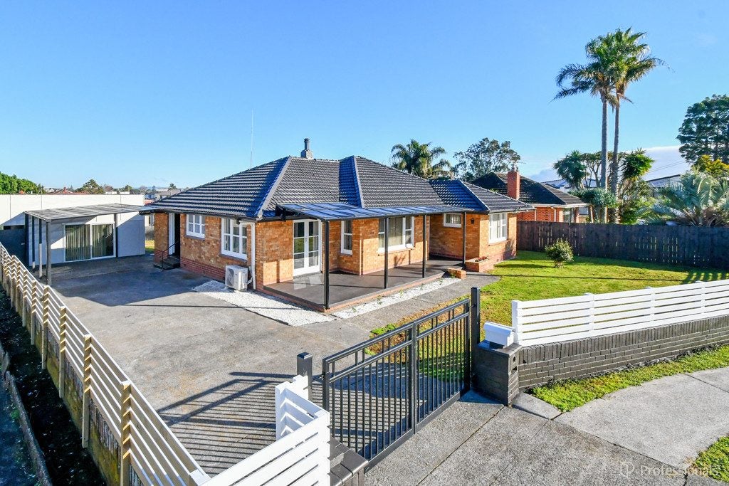 31 Esperanto Road, Papatoetoe, Auckland - Carousel 1