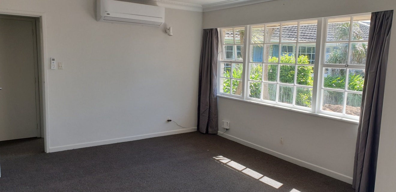 4/10 Alana Place, Mount Wellington, Auckland - Carousel 2