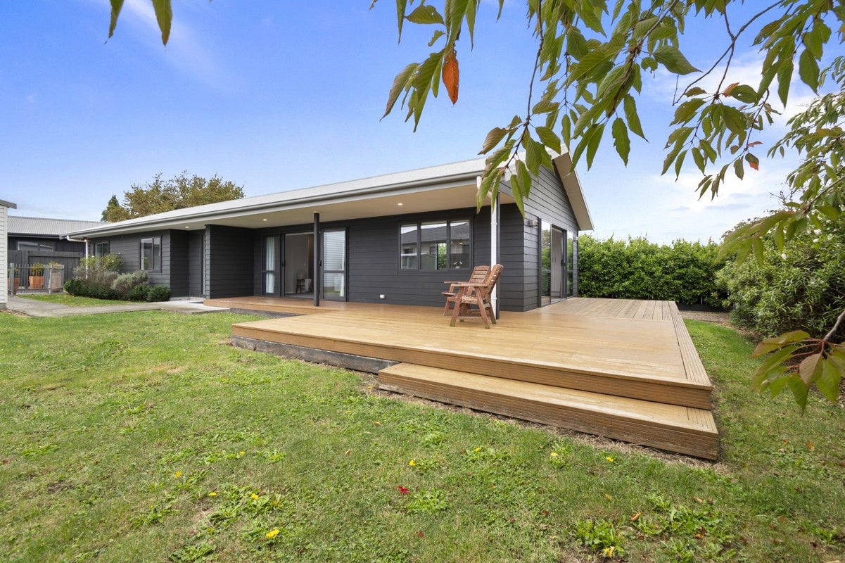 11 Wescombe Grove, Feilding, Feilding - Carousel 25