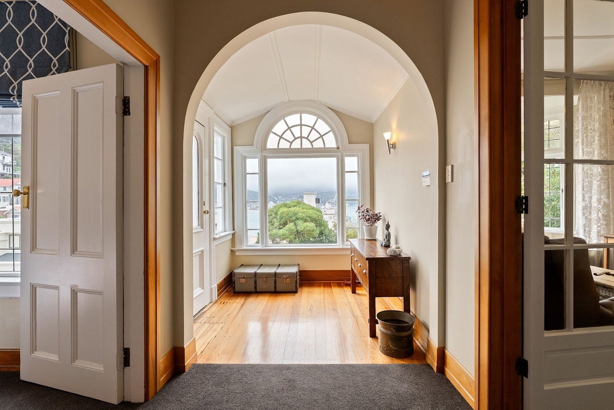 210 Oriental Parade, Oriental Bay, Wellington - Carousel 2