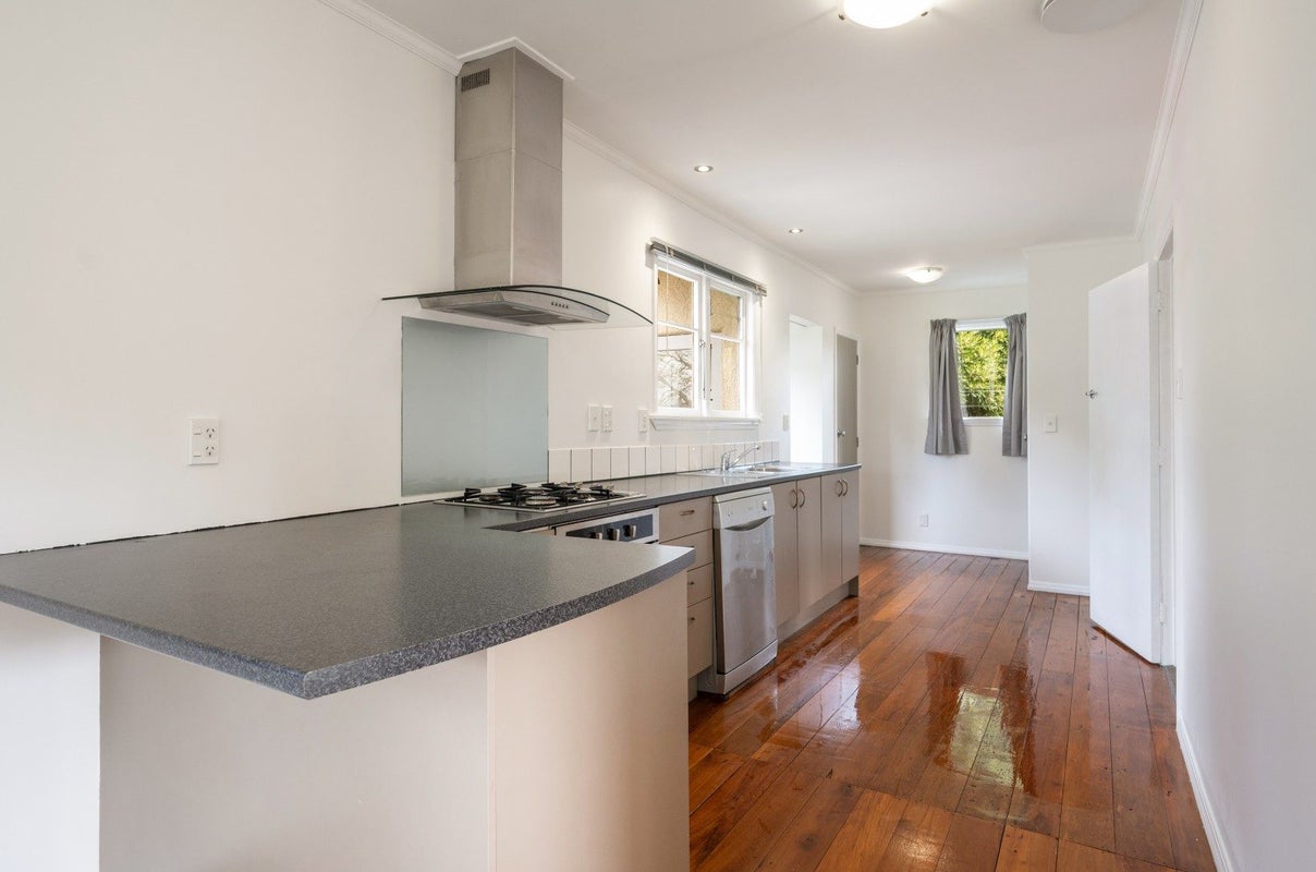 140 Whitby Road, Wakefield - Carousel 2