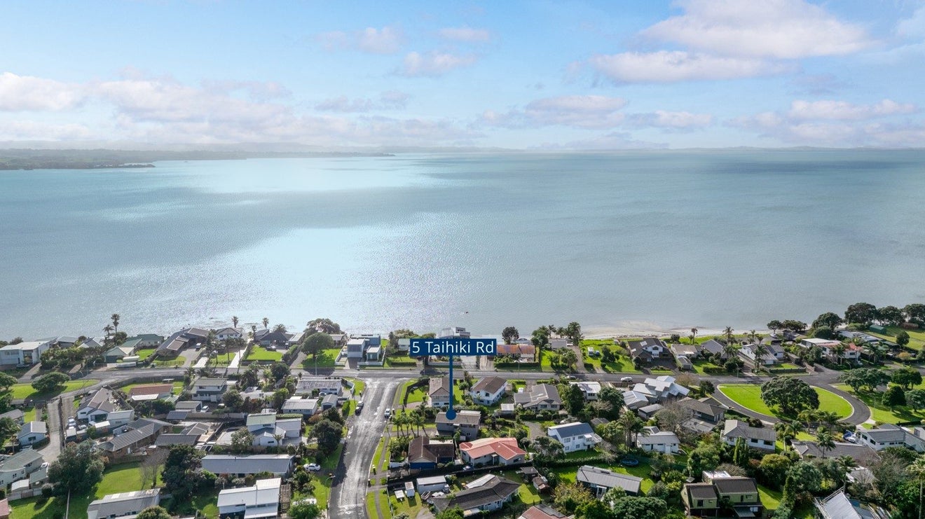 5 Taihiki Road, Clarks Beach, Clarks Beach - Carousel 24