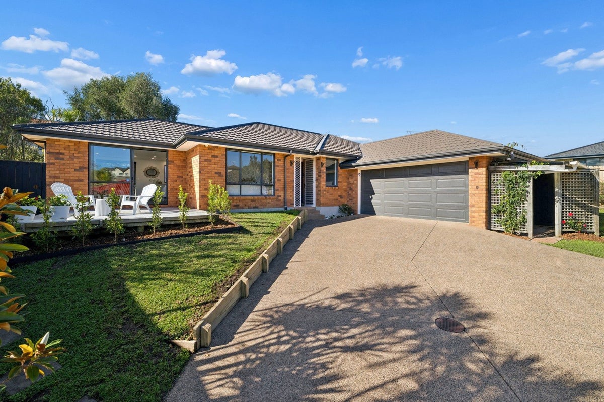 9 Louvain Place, Greenhithe, Auckland - Carousel 1
