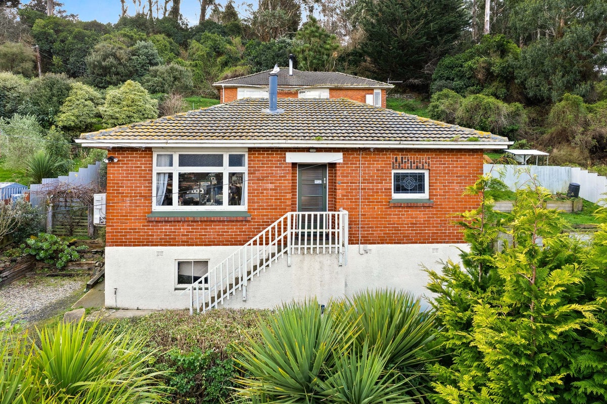 8 Hudson Street, Caversham, Dunedin - Carousel 2