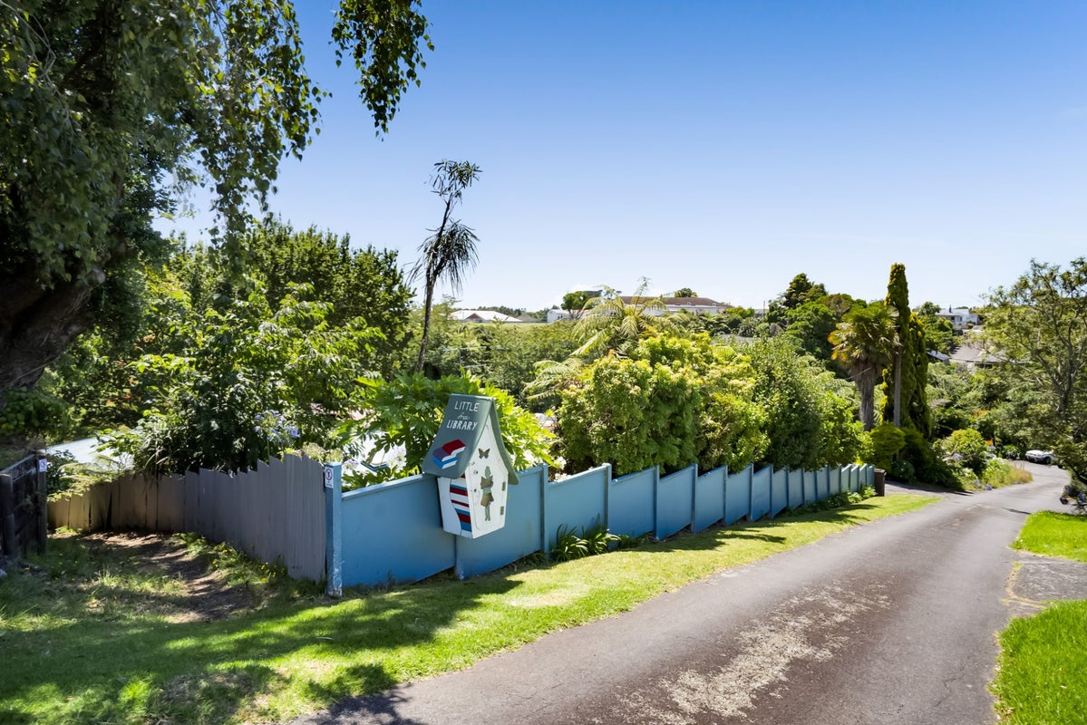 19 Rawhiti Street, Vogeltown, New Plymouth - Carousel 31