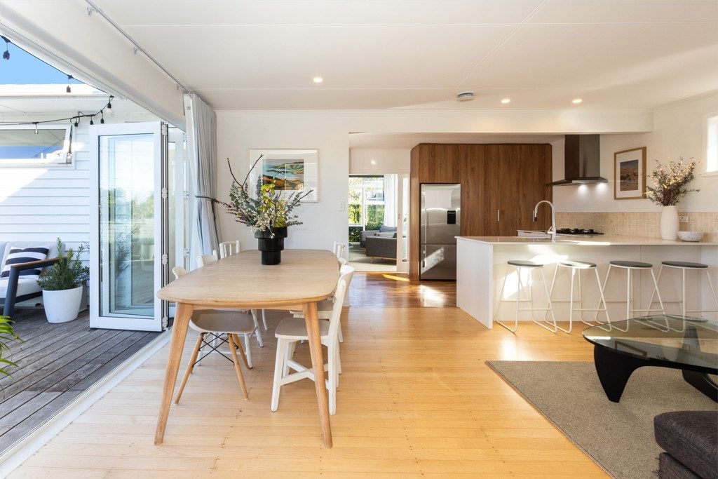 86 Wharf Road, Te Atatu Peninsula, Auckland - Carousel 1