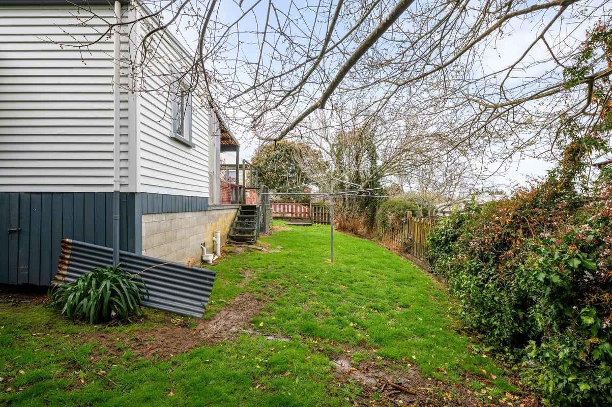 39 Mahoe Street, Melville, Hamilton - Carousel 21