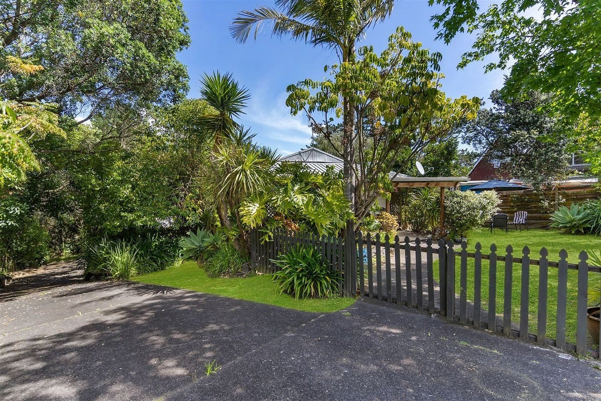 121 Oreil Avenue, West Harbour, Auckland - Carousel 1