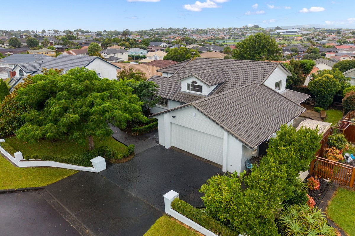 10 Highgate Place, Somerville, Manukau - Carousel 1