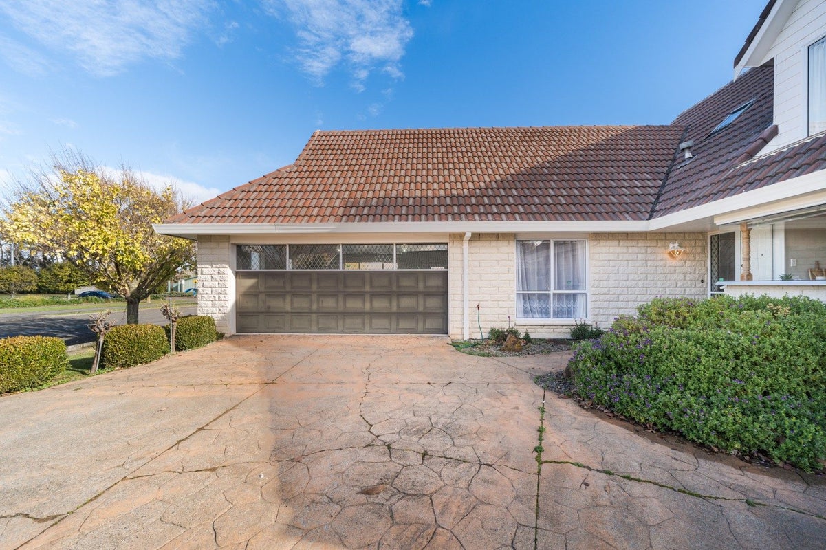 126 John F Kennedy Drive, Milson, Palmerston North - Carousel 44