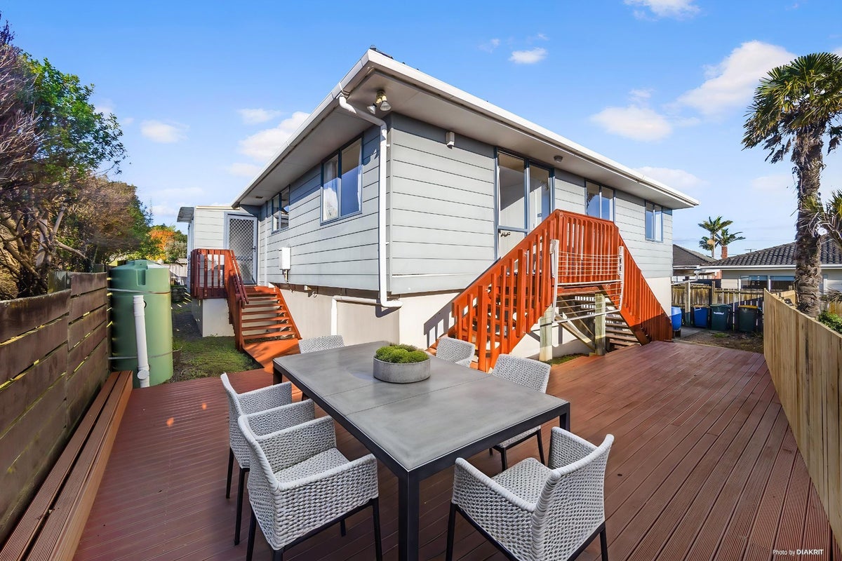 45 Strid Road, Te Atatu South, Auckland - Carousel 2