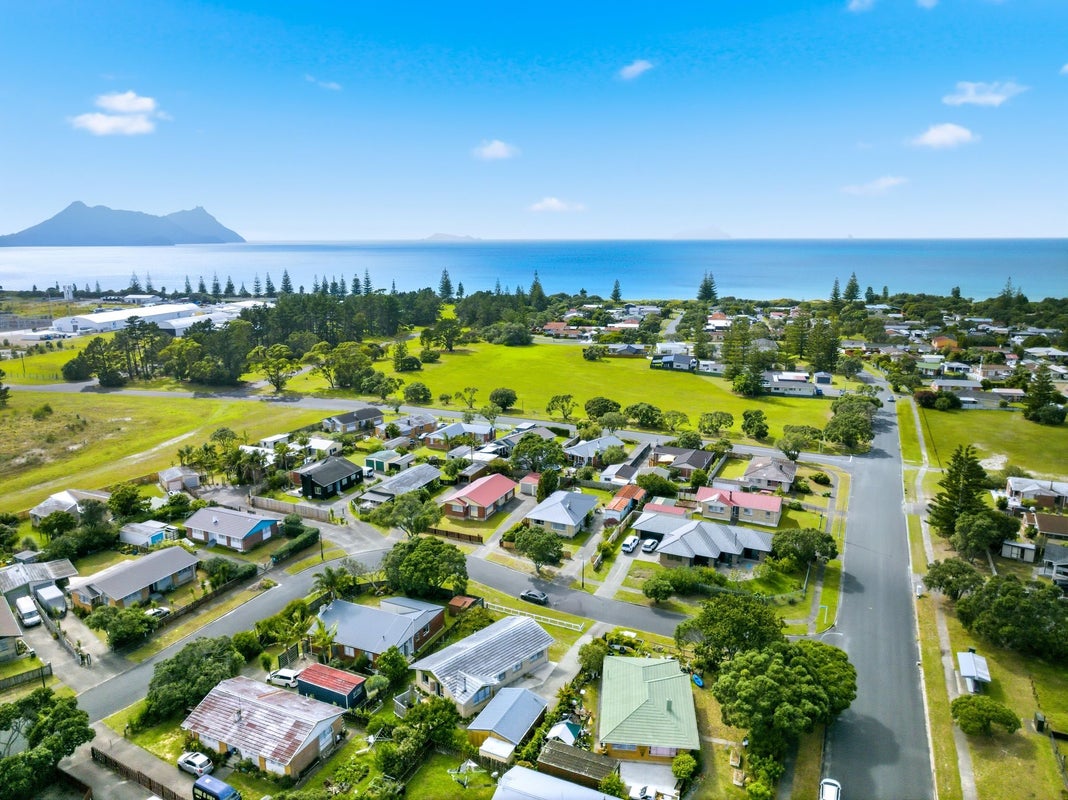 2 Rakatau Place, Ruakaka - Carousel 2