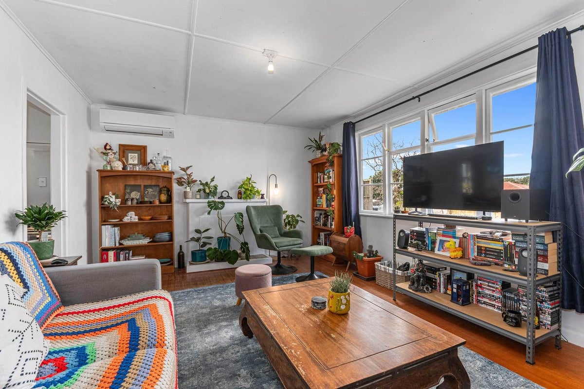 5 Pukemiro Road, Kamo, Whangarei - Carousel 2