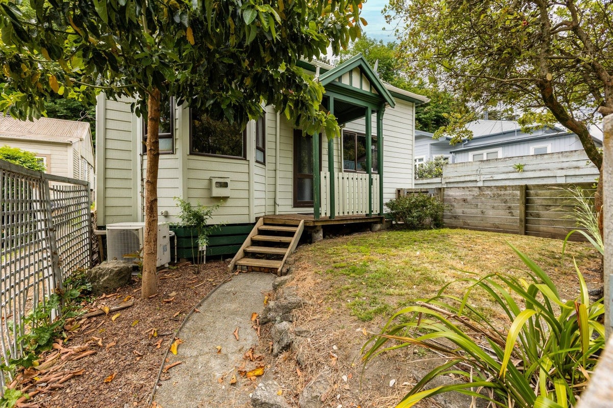 101 Shakespeare Road, Bluff Hill, Napier - Carousel 1