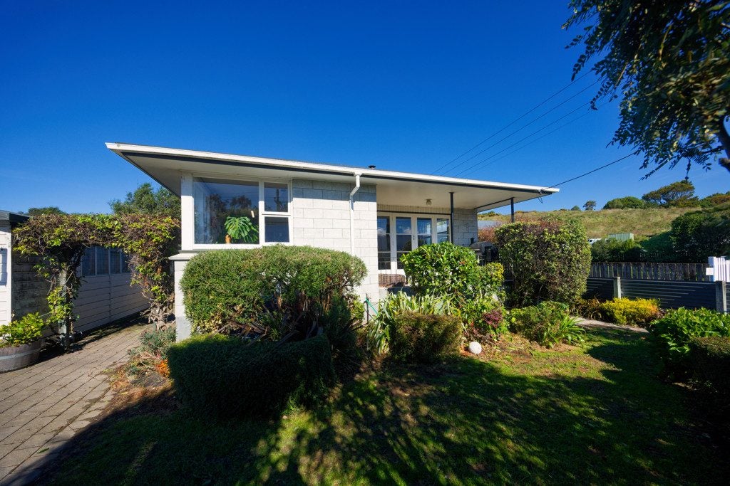 57 Ludstone Road, Kaikoura - Carousel 1