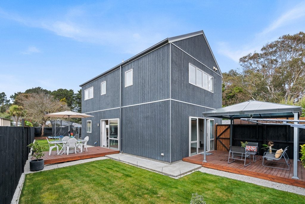 12A Winnipeg Place, Wainoni, Christchurch - Carousel 1