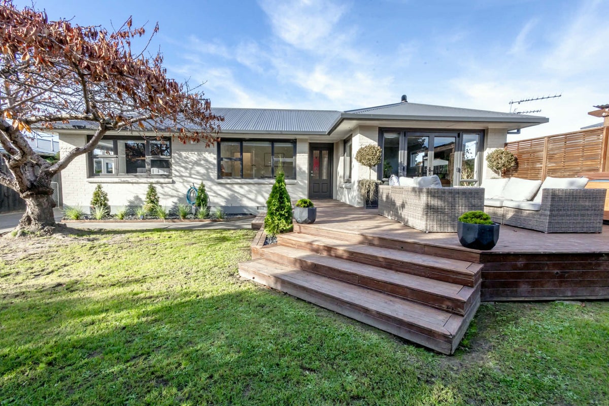 38 Main North Road, Woodend, Woodend - Carousel 1