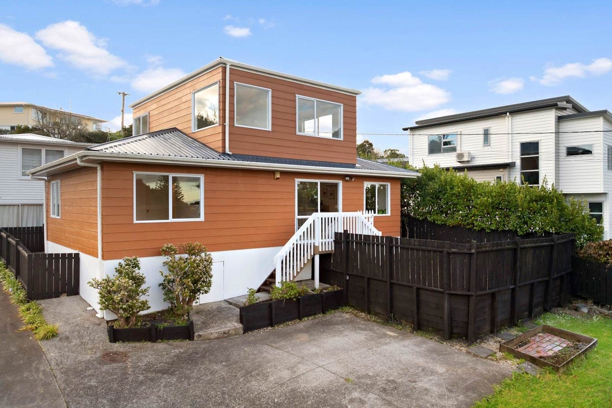 2/20 Hogans Road, Glenfield, Auckland - Carousel 30