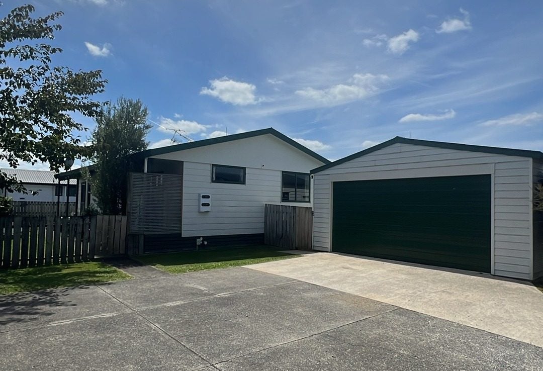376 Kahikatea Drive, Dinsdale, Hamilton - Carousel 2