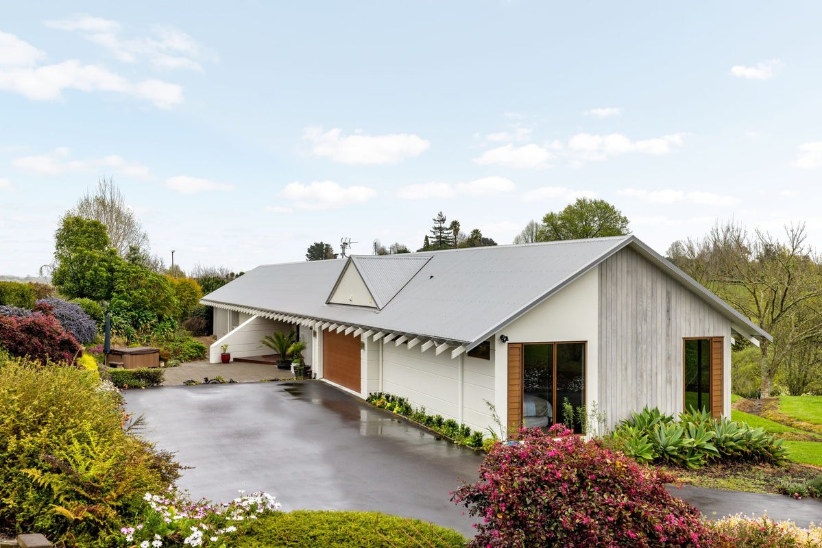 16 Waimana Drive, Rotokauri, Hamilton - Carousel 1