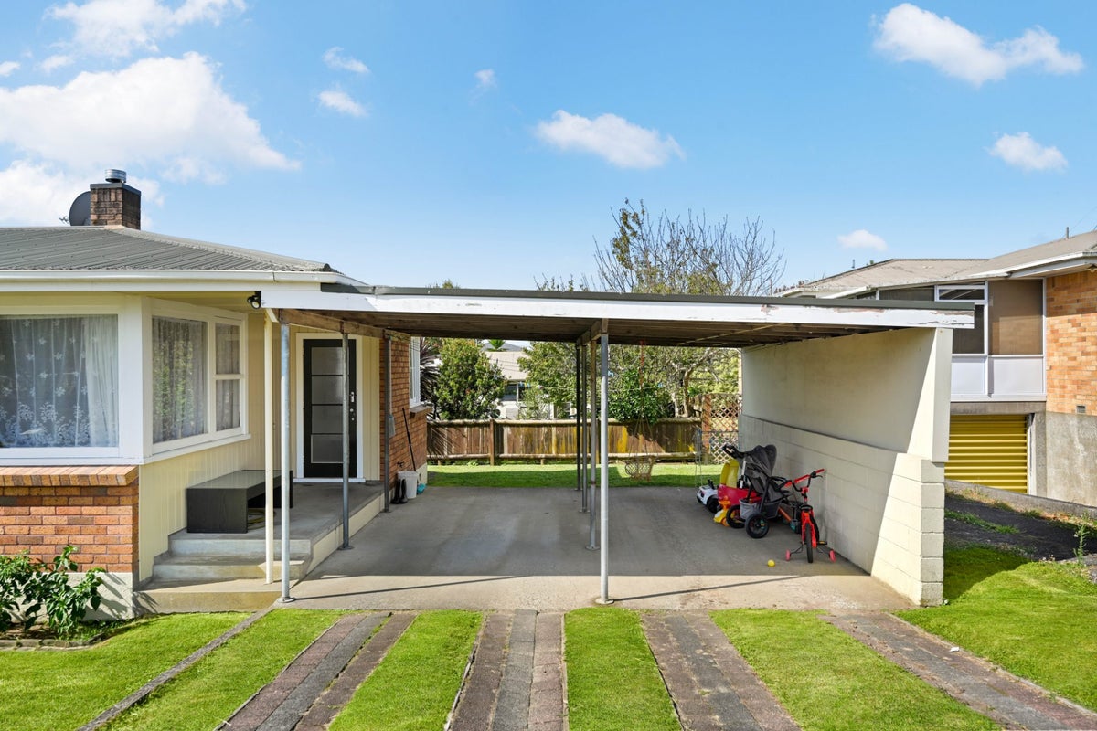 1 Christie Street, Forest Lake, Hamilton - Carousel 2