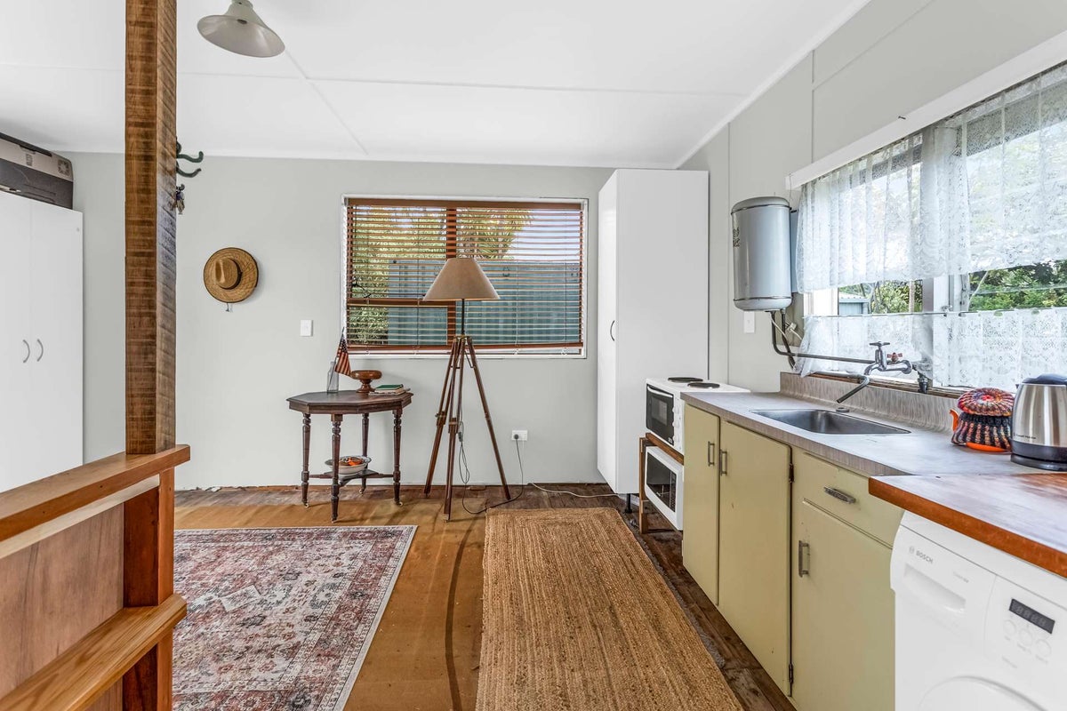 33 South Highway East, Whitianga - Carousel 2