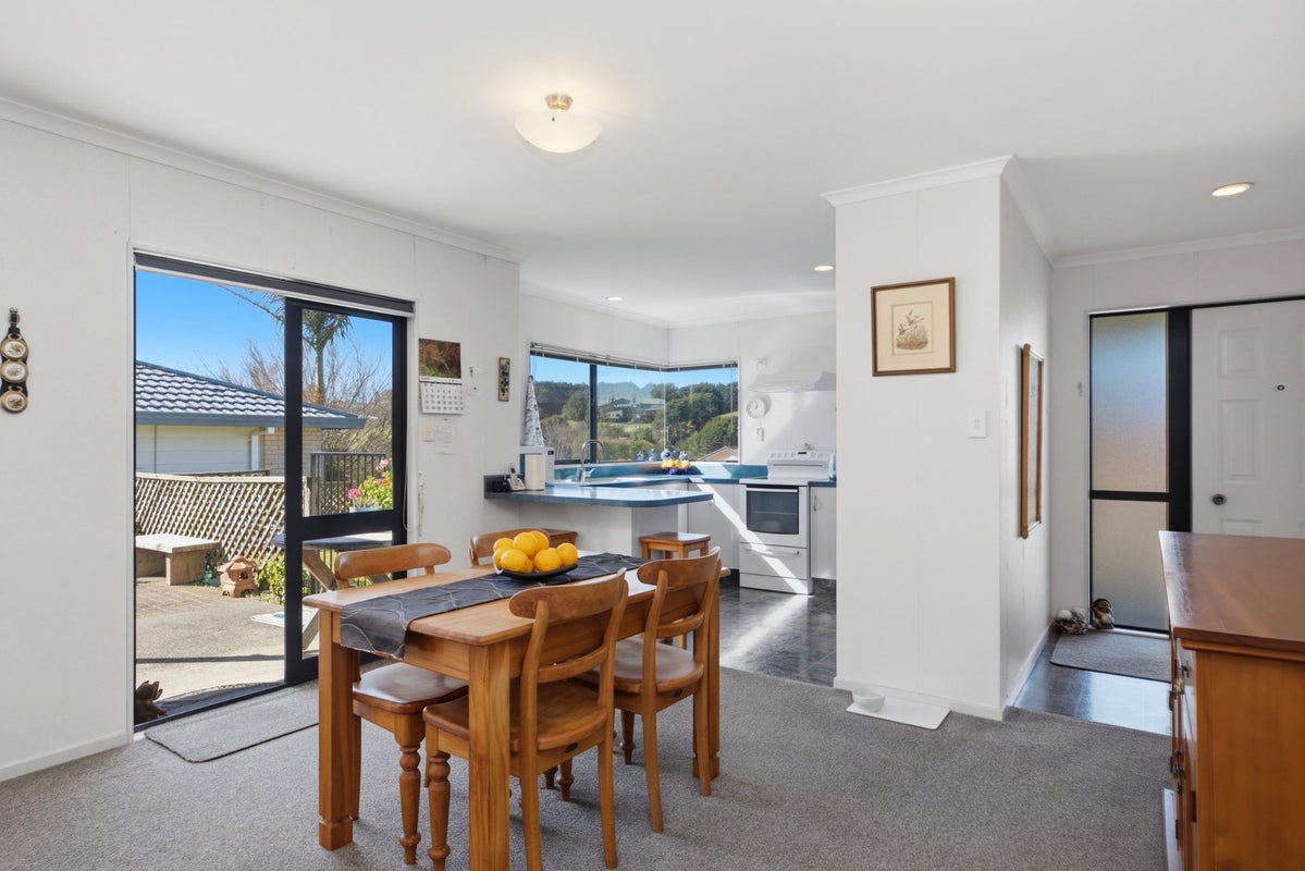 8 Sunvale Place, Gate Pa, Tauranga - Carousel 2