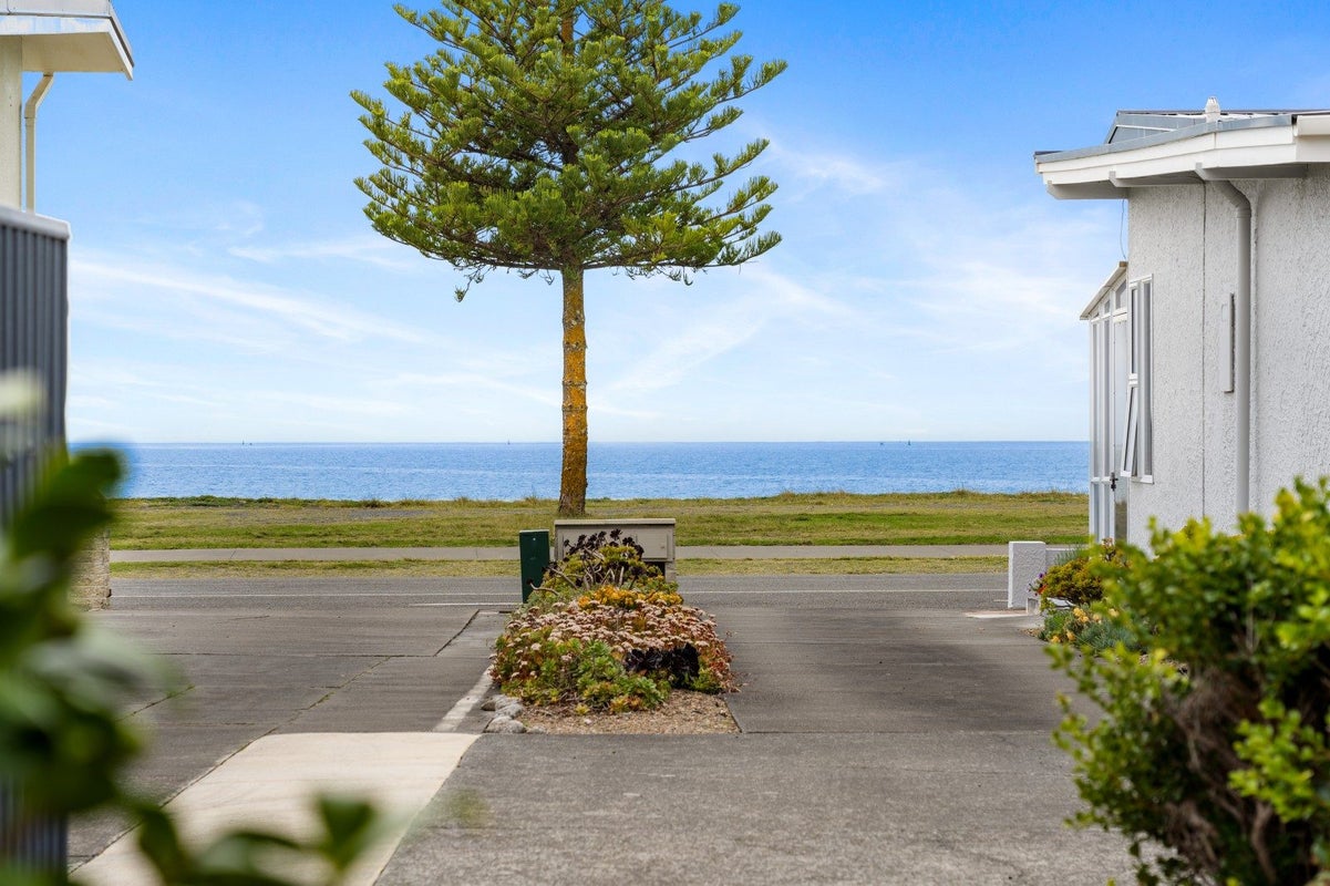 3/41 The Esplanade, Westshore, Napier - Carousel 17