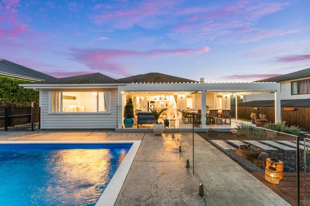 24 Woodridge Drive, Stanmore Bay, Whangaparaoa - Carousel 1