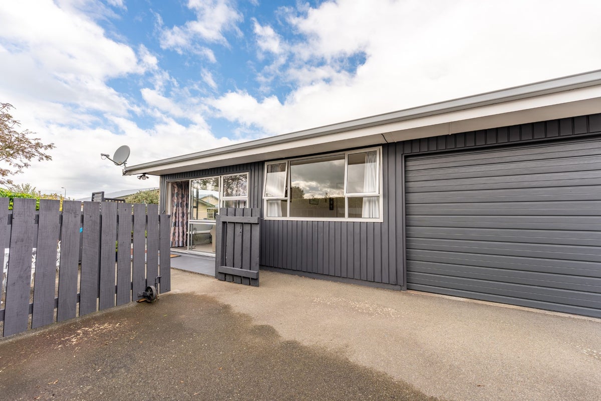 2/21 Oxford Street, West End, Timaru - Carousel 1