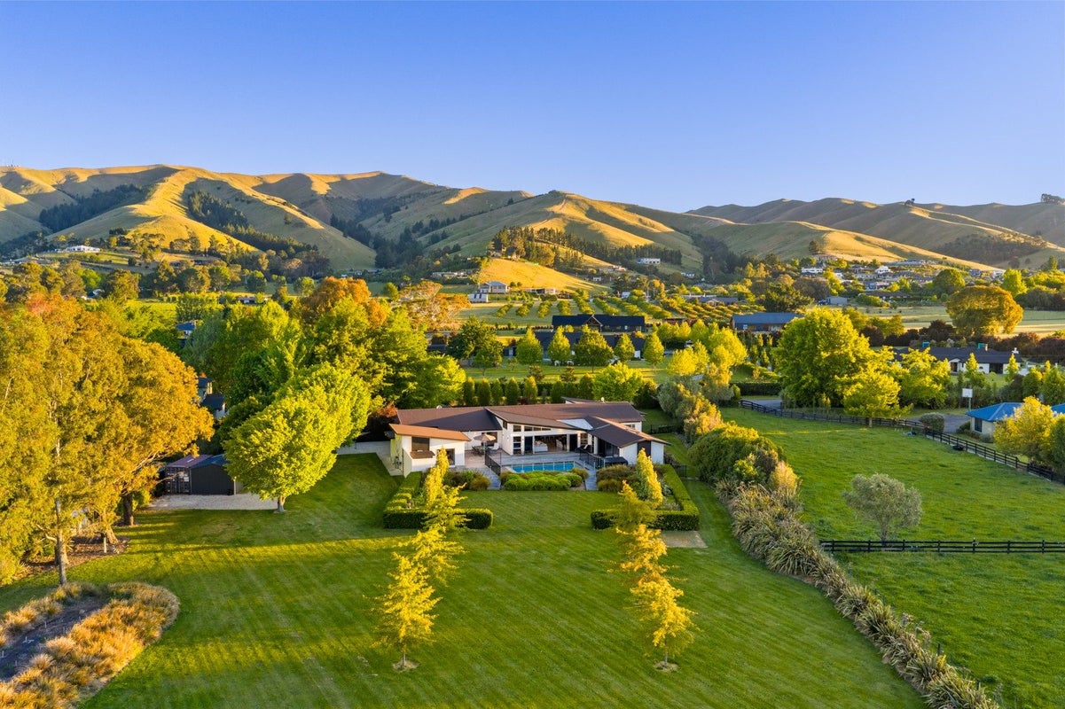 201 Oakwood Lane, Witherlea, Blenheim - Carousel 2