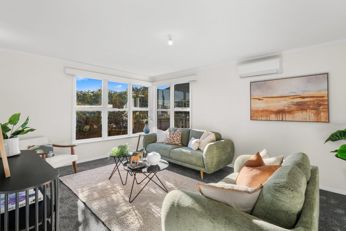 5 Sealy Place, Bryndwr, Christchurch - Carousel 2