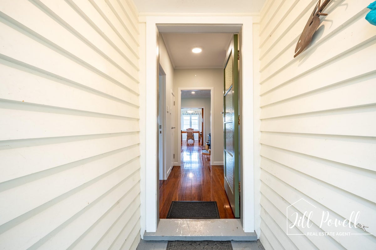 13 View Street, Maungaturoto - Carousel 2
