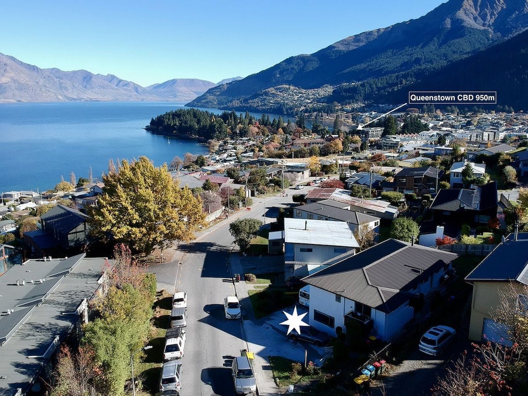 18 Panorama Terrace, Queenstown, Queenstown - Carousel 1