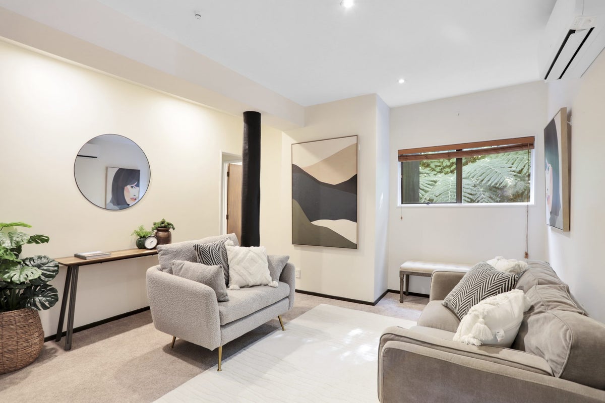 196 Godley Road, Titirangi, Auckland - Carousel 2
