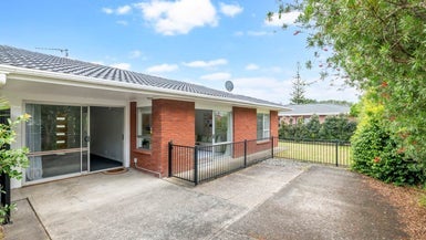 21C Moenui Avenue, Orewa, Orewa - Carousel 1