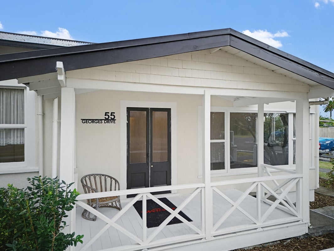 55 Georges Drive, Napier South, Napier - Carousel 1