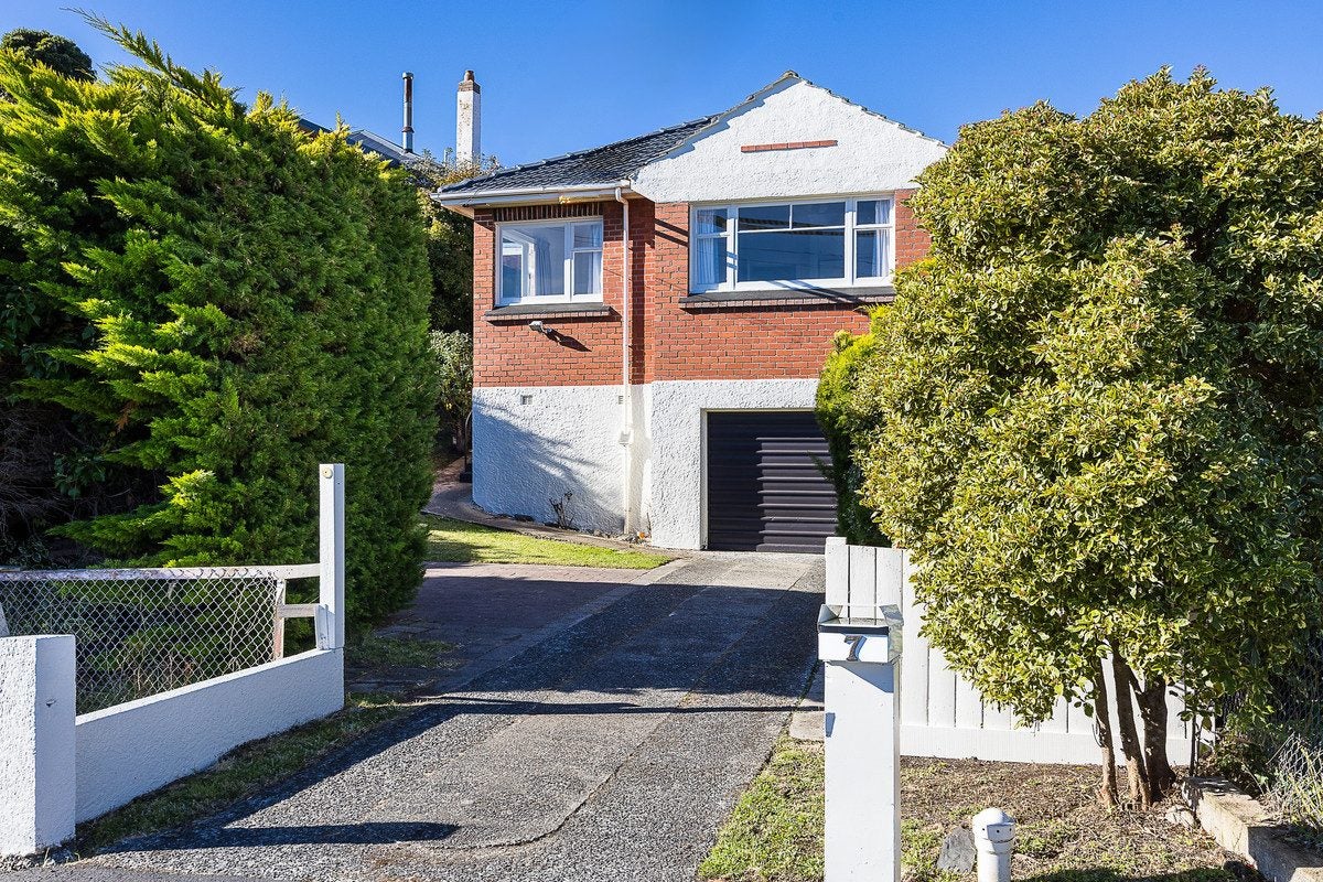 7 Elliot Street, Andersons Bay, Dunedin - Carousel 1