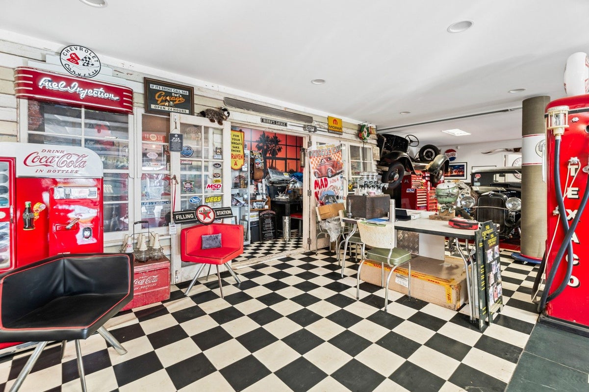 38 Porterfield Road, Whitford, Manukau City, Auckland - Carousel 50