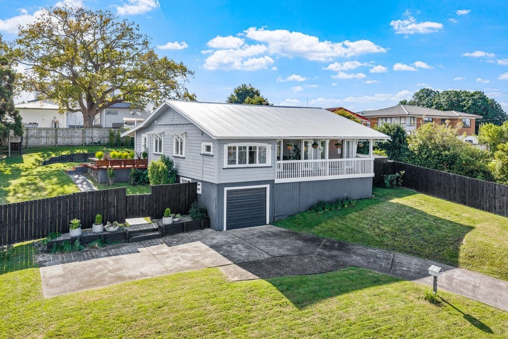 18 Penton Road, Stanmore Bay, Whangaparaoa - Carousel 1