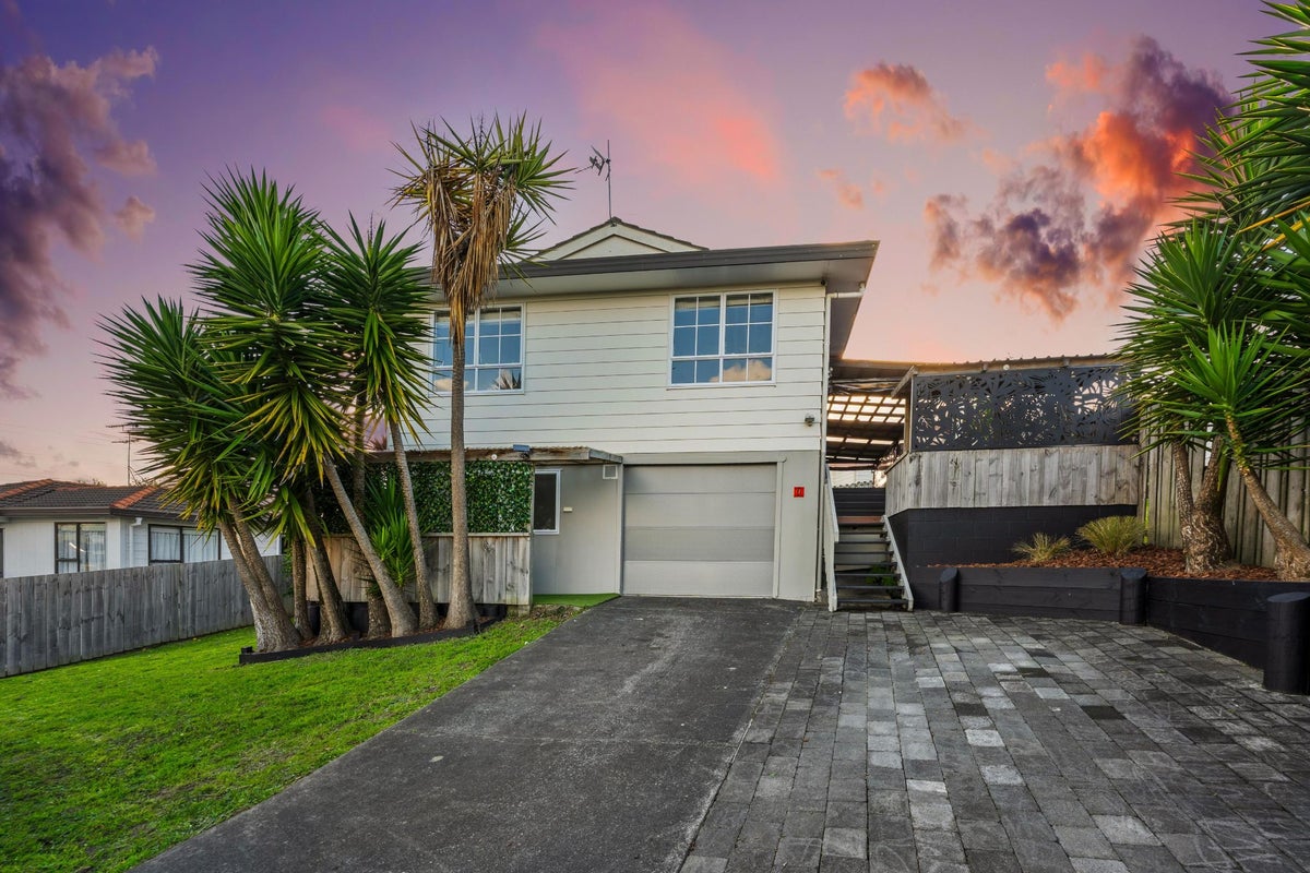 7 Faram Place, Massey, Auckland - Carousel 1
