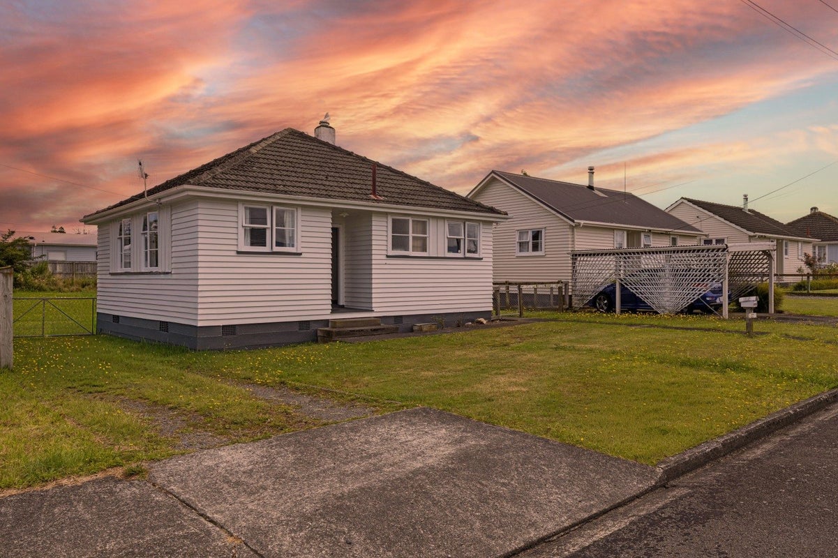 22 Bell Street, Marton, Marton - Carousel 1