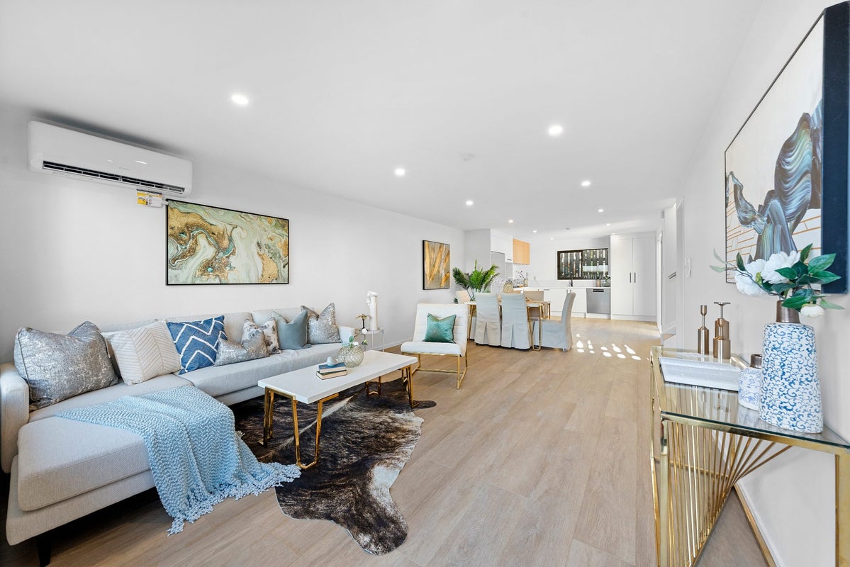 8B Claridge Street, Glen Eden, Auckland - Carousel 1