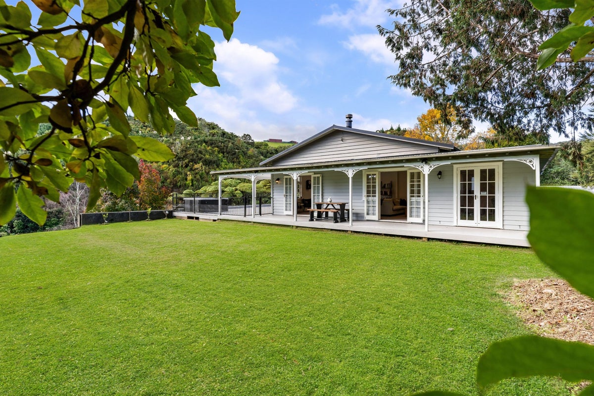 162 Skyhigh Road, Papakura - Carousel 2
