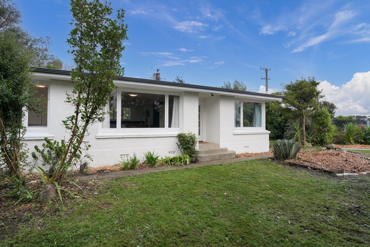 131 Black Road, Otatara - Carousel 21