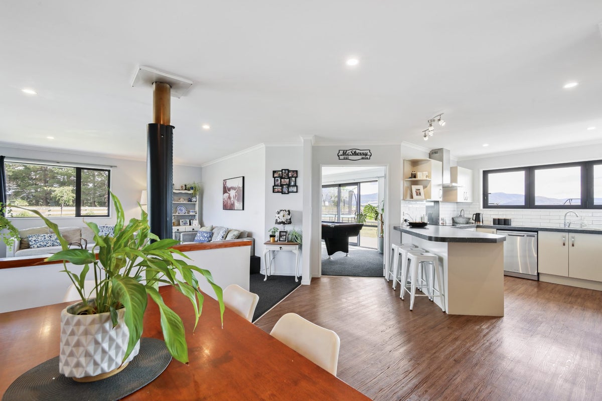 179 McPhedrons Road, Burnt Hill, Oxford - Carousel 2