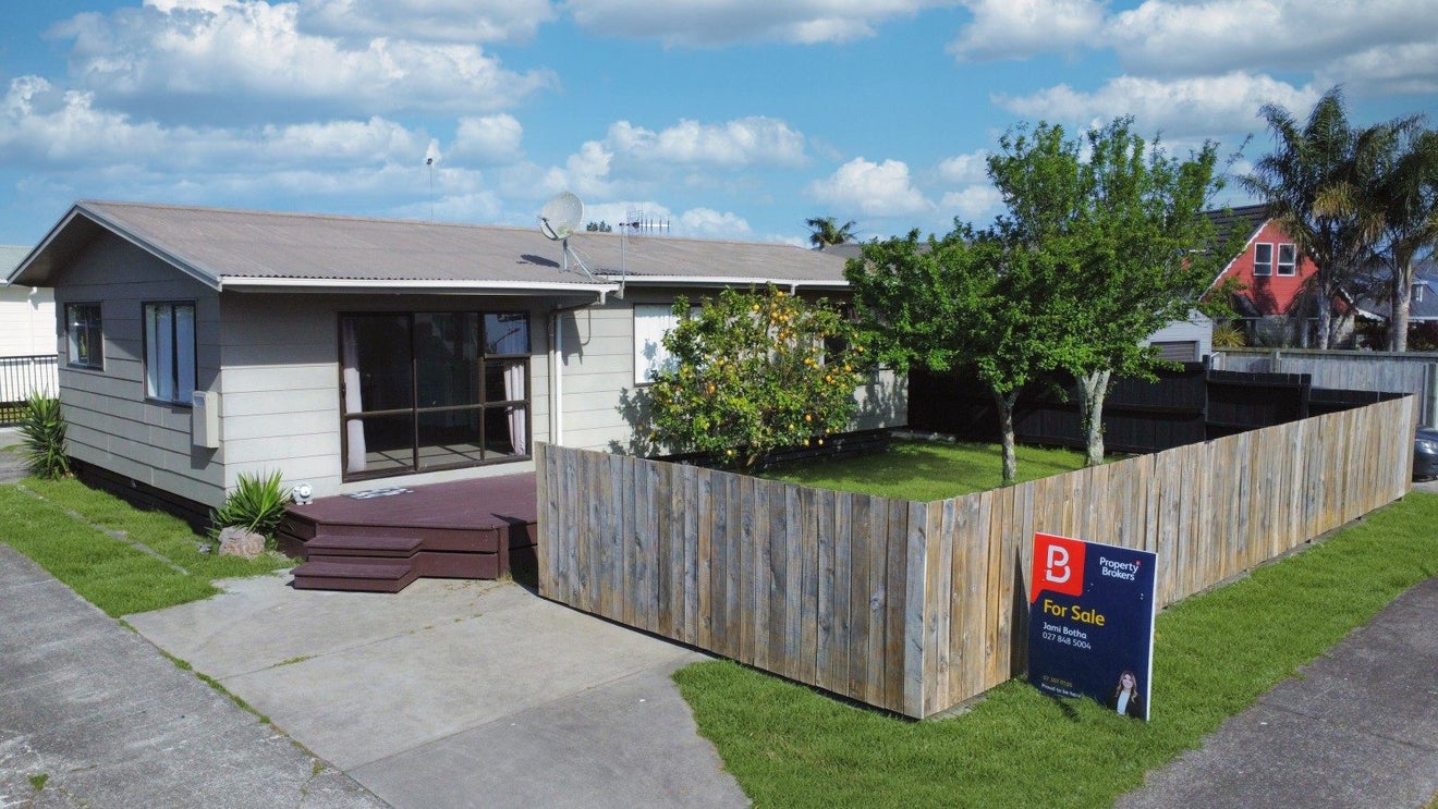 4A Kanuka Place, Edgecumbe, Edgecumbe - Carousel 1