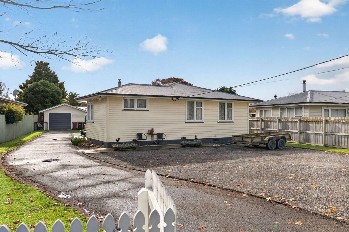 67 South Belt, Solway, Masterton - Carousel 21