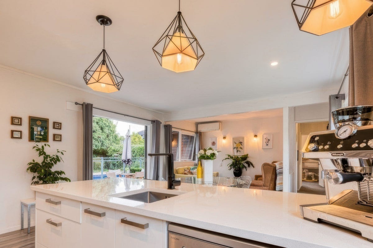 279 Royal Road, Massey, Auckland - Carousel 1